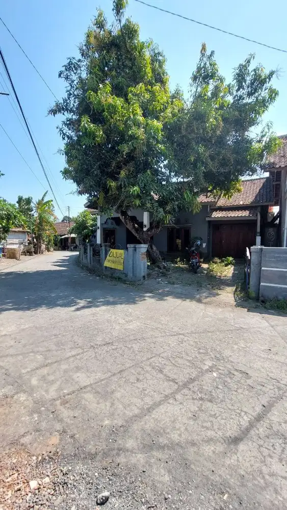 Jual Tanah Luas 254 m2 Bonus Rumah 160 m2 dkt UMY dkt Lap. Kasihan