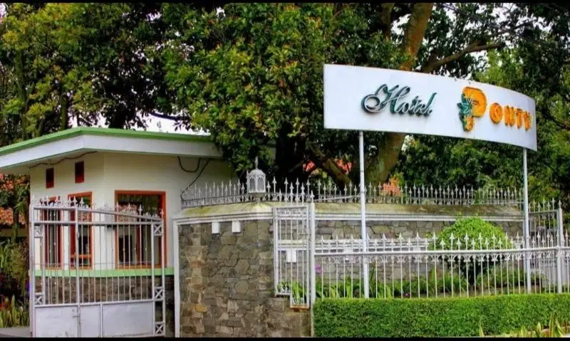 Rumah Induk Berikut Hotel Dijual di Setiabudi Bandung