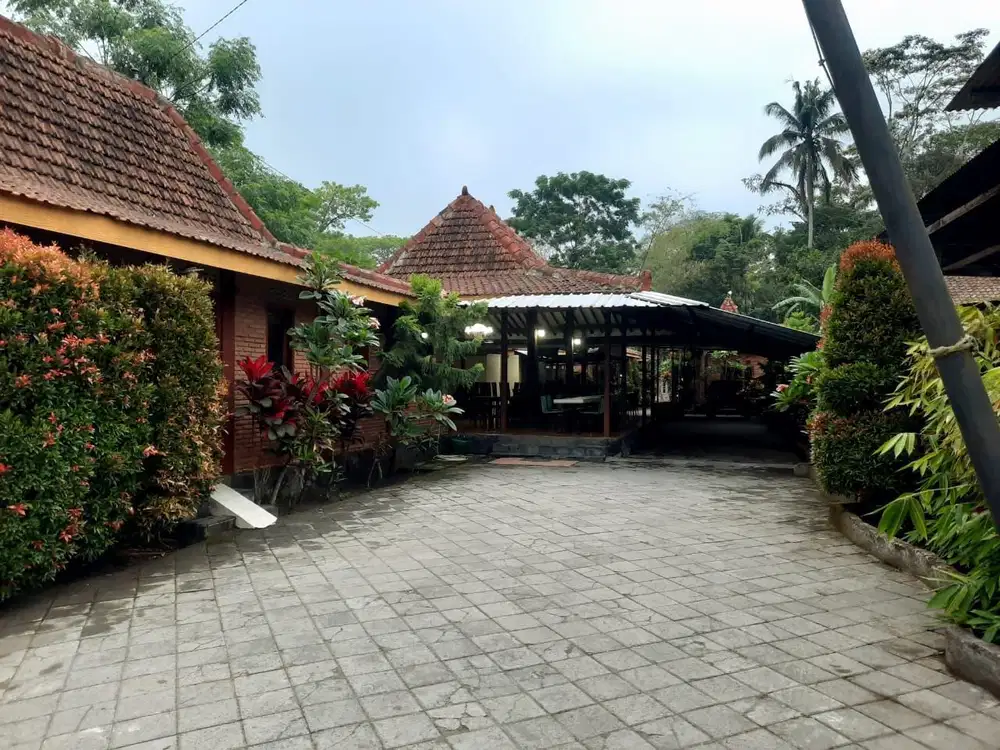 Resto Villa Joglo Kaliurang dekat Wisata Jeep Merapi Adventure