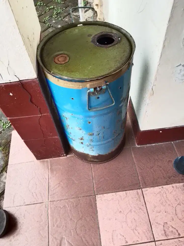 Tong bekas buat bakar daging sapi