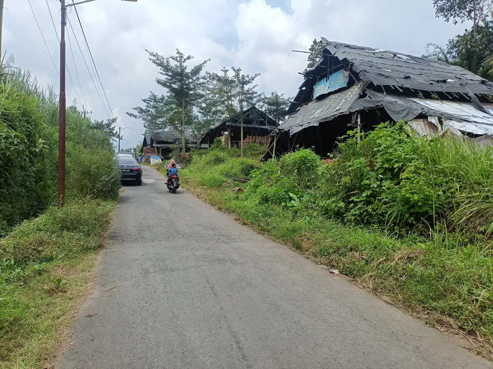 Tanah Poros Aspal Randugading Tajinan Malang