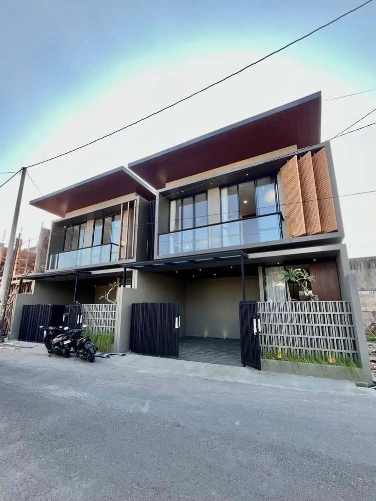 Rumah baru kontemporer industrial dipusat kota Jogja dekat Tugu & JCM