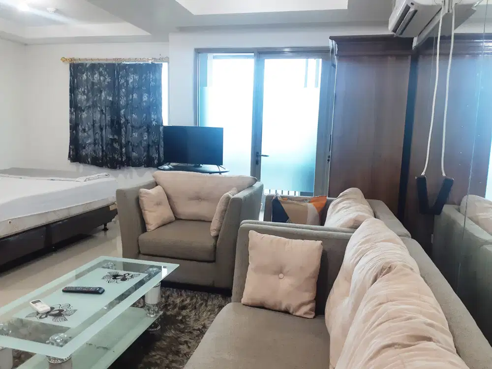 Disewa Apartemen Sky Terrace, Furnished Dengan View Mall Daan Mogot