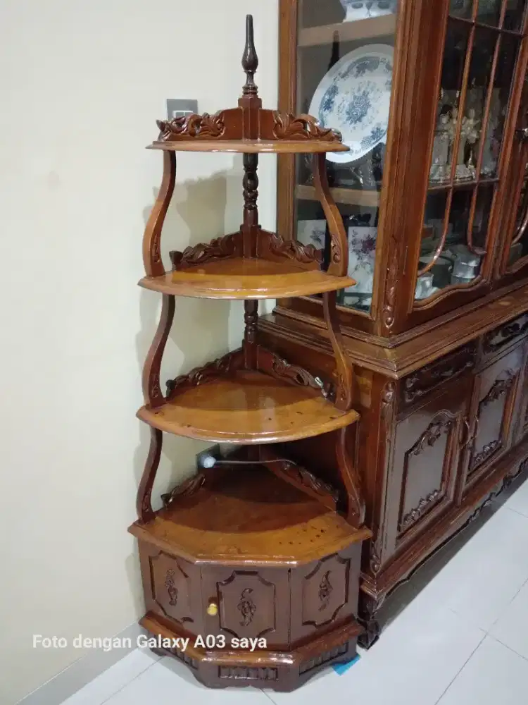 Rak sudut kayu jati tua 4susun ukir dan antik T.160cmx L.60cm