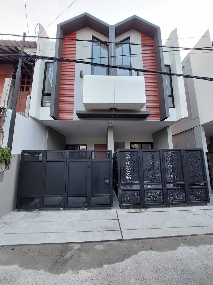 Rumah cantik 2 lantai lokasi dekat suntermall dan stadion jis