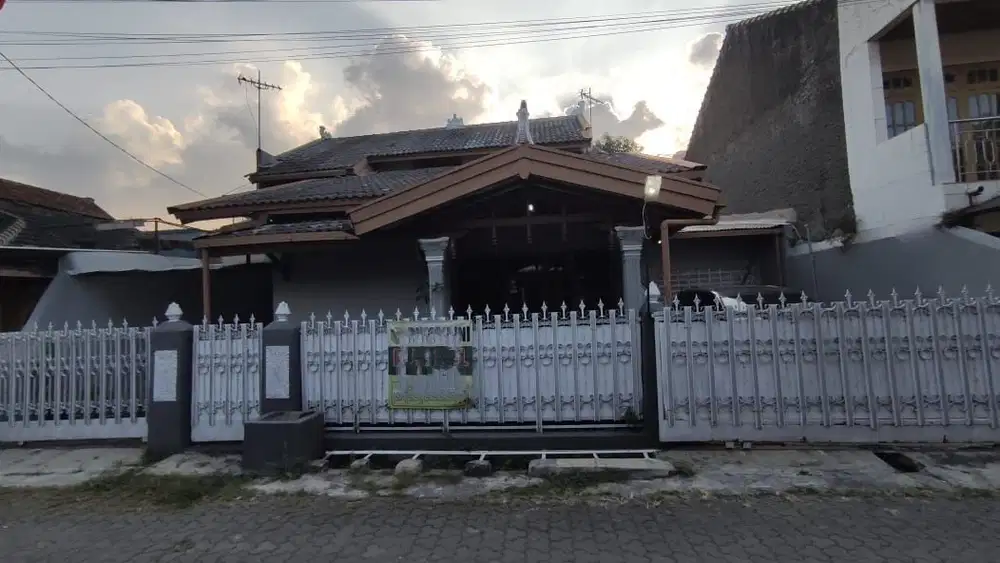 Rumah Lama Murah Komplek Margahayu Raya Metro