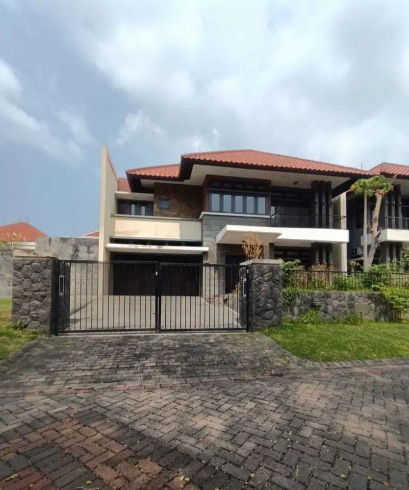 Rumah Mewah Siap Huni Graha Family Surabaya Barat