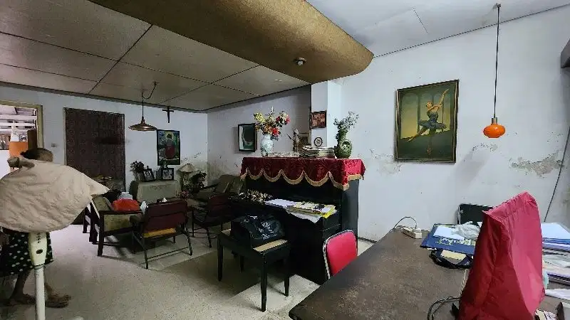 rumah tengah kota komersial dekat raya darmo surabaya pusat