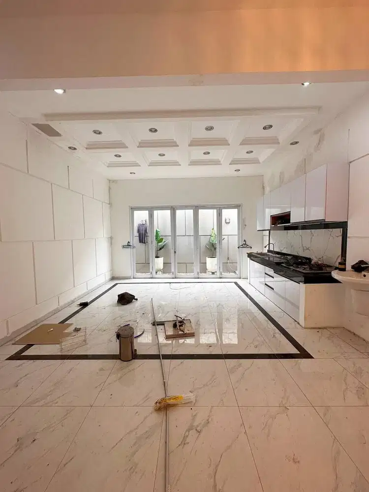 Rumah mewah full renov, Kalisari Jakarta Timur dekat jalan raya Bogor