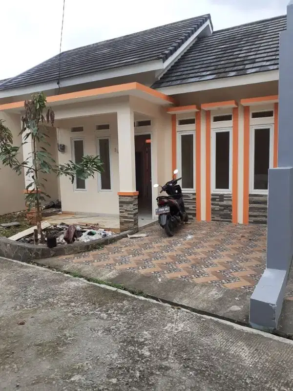 Di jual rumah siap huni dlm cluster di kemang sukmajaya depok.