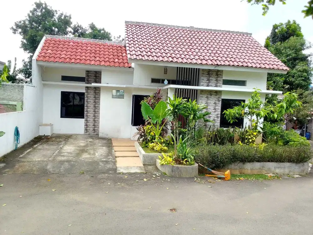 Dijual Rumah Cantik di Perumahan Green View Cikaret, Cibinong, Bogor