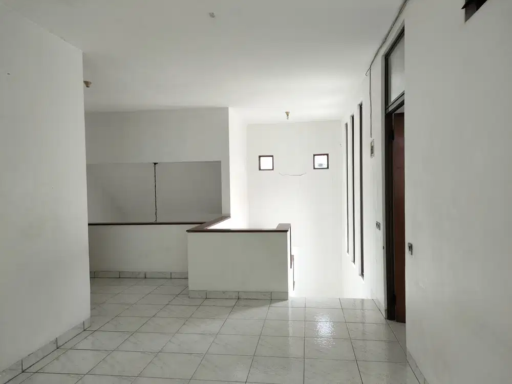 Lokasi strategis .Rumah dijual di Taman Semanan Indah
