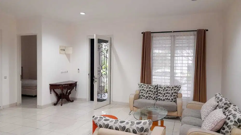Rumah dengan furnish di Rolling Hills Lippo Karawaci