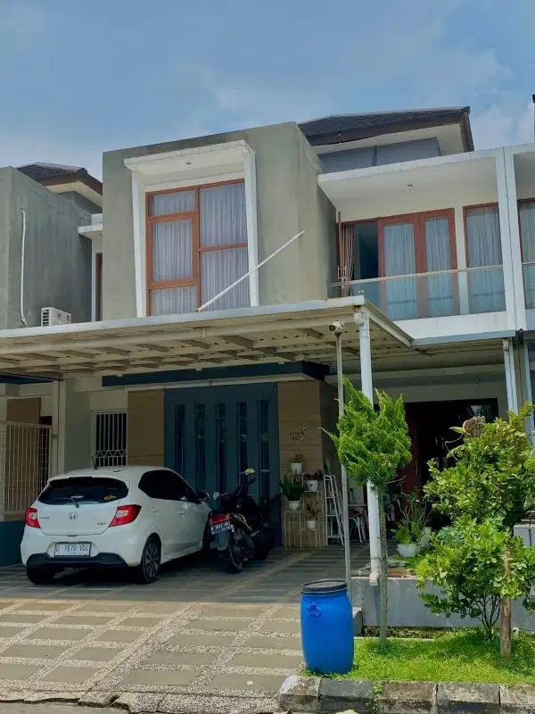Dijual rumah 2 lantai , Perumahan cherry field, ciganitri ,, Bdg.