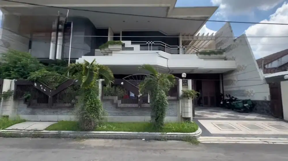 RUMAH MEWAH DI DARMAHUSADA INDAH SURABAYA (Tjin2Area)