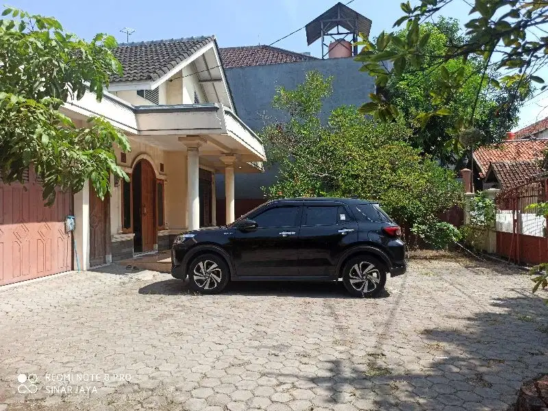 Rumah Besar CIREBON PLERET Mobil Masuk