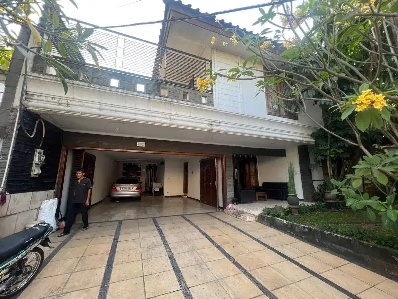 rumah jual cepat area Kebayoran Baru