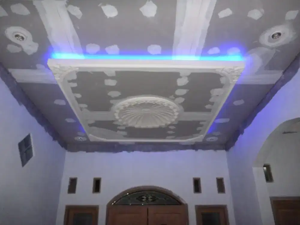 Furniture dekorasi plafon gypsum murah pvc wpc partisi