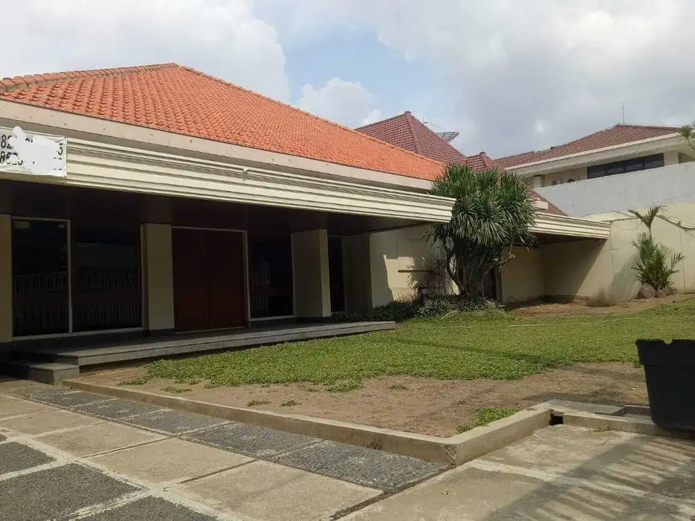 KOMERSIAL AREA DI PUSAT KOTA SEBELAH KANTOR PEMKOT & GRAHADI, COCOK RESTO, KANTOR, KLINIK & UNTUK SEGALA USAHA