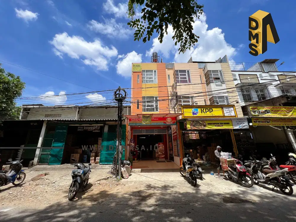 DIJUAL Ruko 3 Lantai Strategis Samping Pasar di Tanjung Duren Jakarta