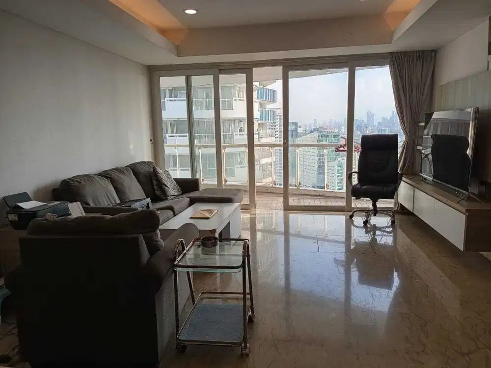 Disewakan apartemen Royal Springhill 3 Kamar tidur Full Furnish