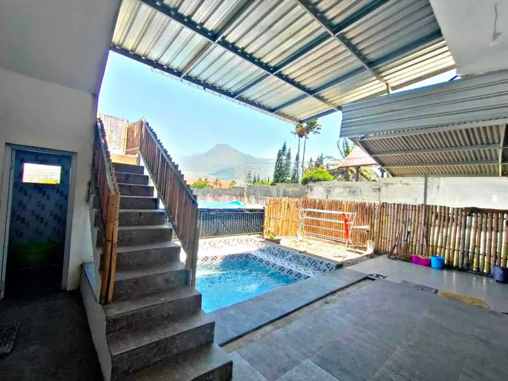 Vila Minimalis Dan Kolam Renang Dikota Batu