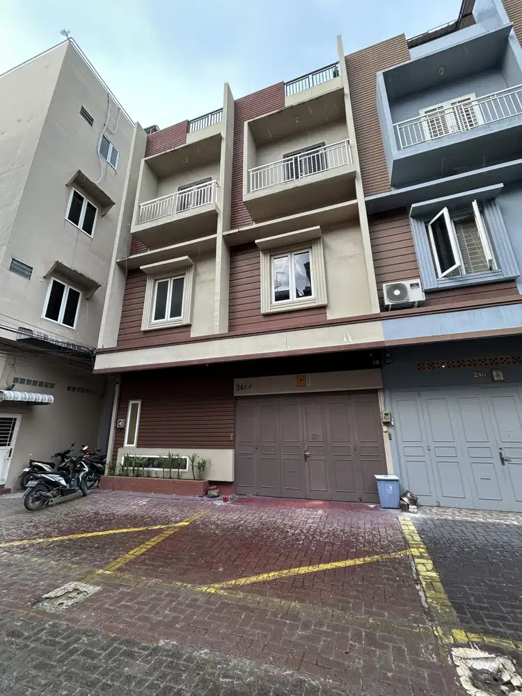 DIJUAL RUMAH KOMPLEK SETIA JADI TOWN HOUSE