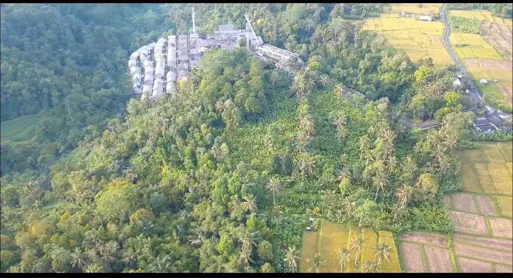 Tanah Komersial 75 Ha Los Tebing Dekat Resort Mewah Ubud