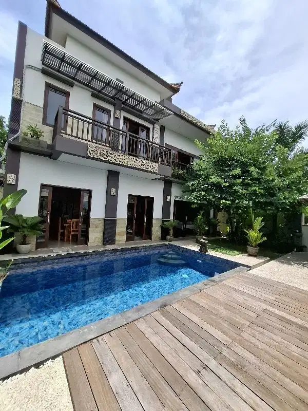 Vila Mewah dengan Pemandangan Laut di Ungasan Kuta Selatan Bali