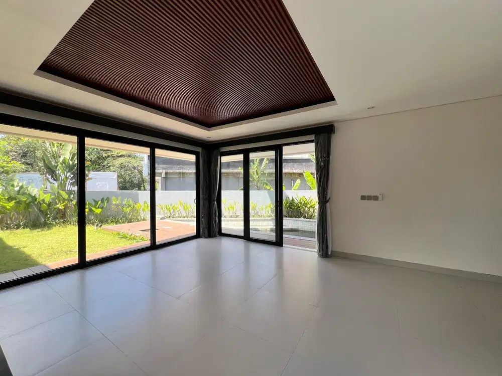 Villa Mewah Baru Modern di Pusat Batu Bolong Canggu Bali
