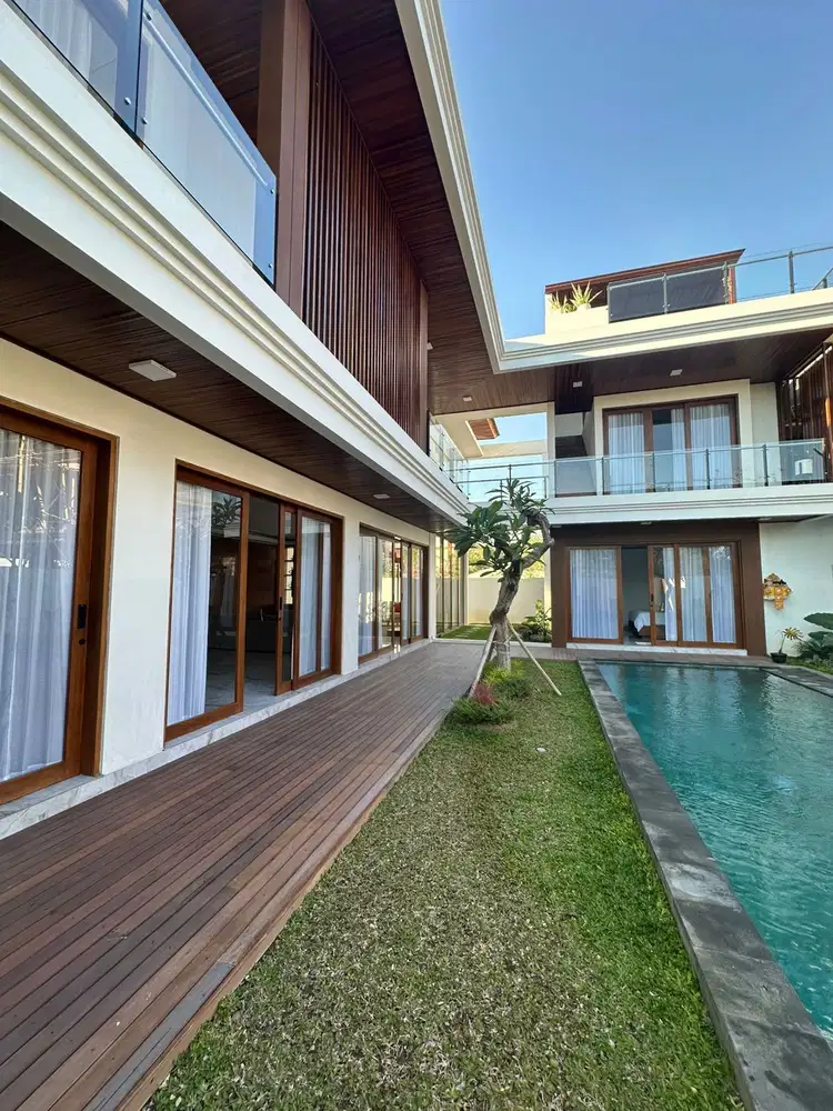 Villa Mewah Baru View Laut dengan Rooftop di Nusa Dua