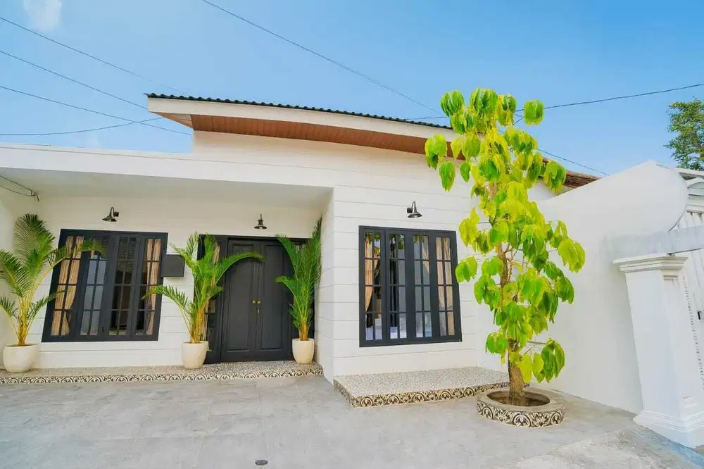 Dijual Rumah Villa Full Furnished Ada Kolam Renang Dekat Hyatt Yogya