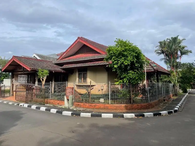 Rumah hook di perumahan sakura regency bumi asih infah