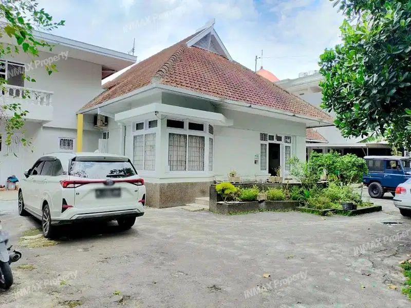 Dijual Rumah Kuno Belanda Ijen Boulevard Malang Dekat Katedral Ijen cocok guest house,hunian,resto cafe klasik,kantor