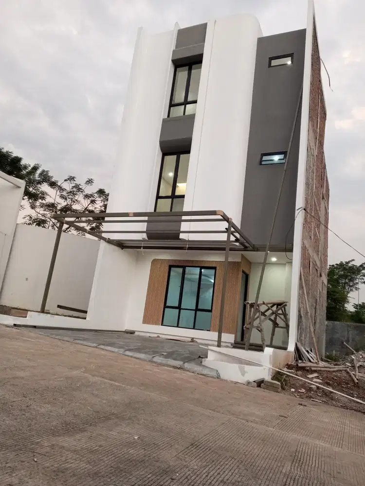 Rumah 3 lantai 4 kamar tidur di Grogol Limo Depok