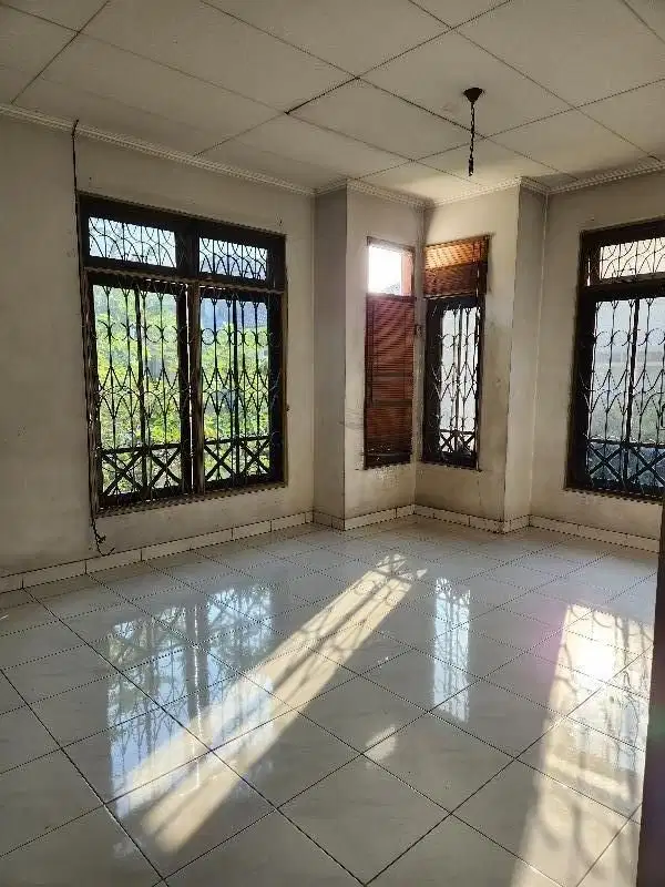 Puri Kencana! Rumah Hit Tanah ! Lokasi  strategis