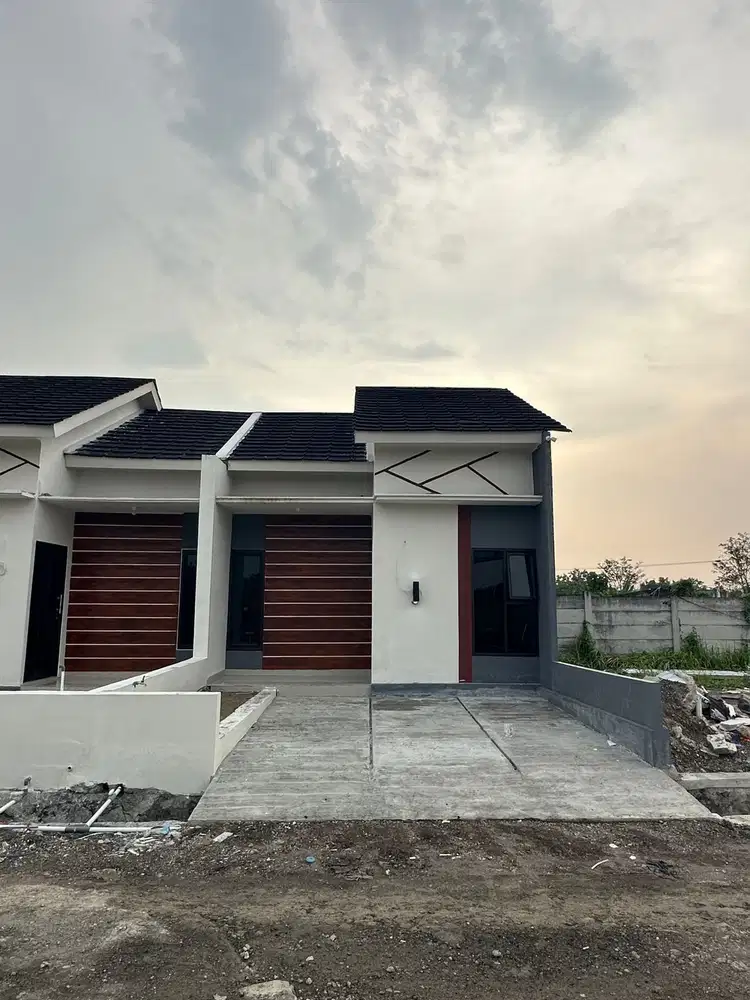 Rumah Stategis Dekat denagn KBD dan tol driyorejo Surya Tierra