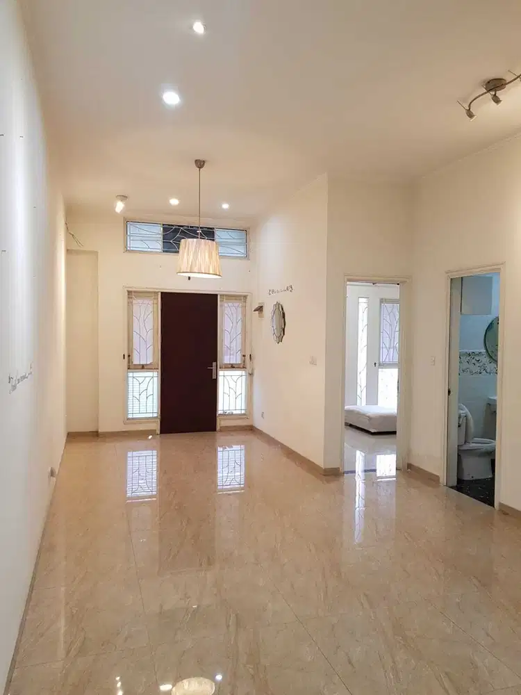 Dijual rumah suvarna sutera tanggerang bagus murah luas 136 m2 furnish