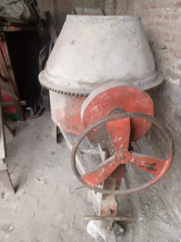 Molen pengaduk semen