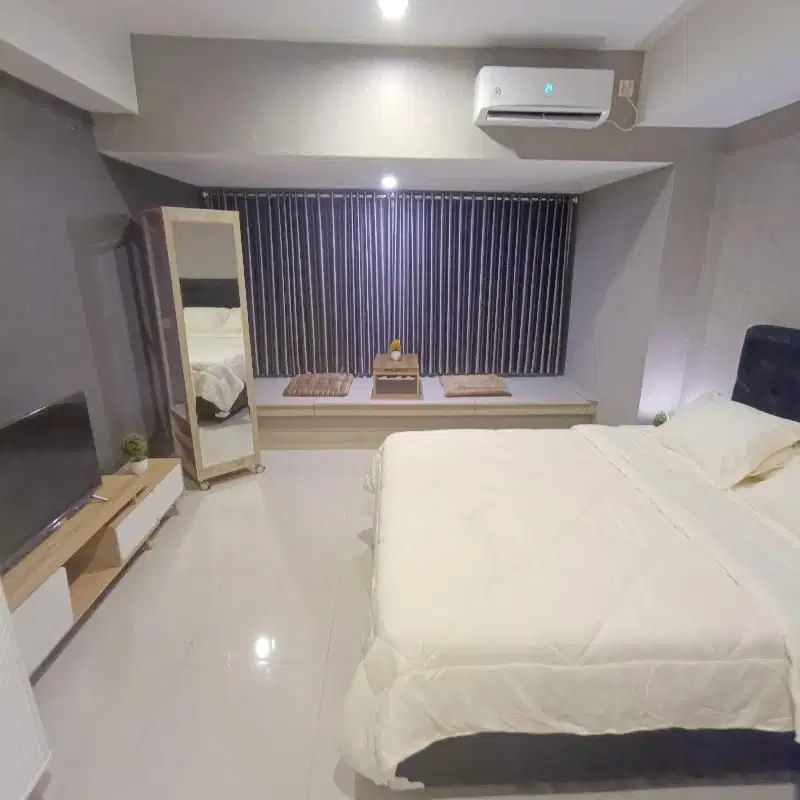 SEWA UNIT BARU Apartemen Orange County Irvine 1BR View Pool & Lake