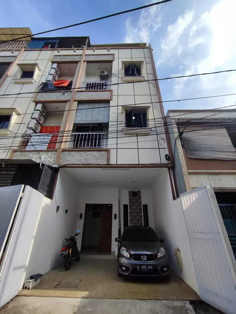 Rumah Tanjung Duren lokasi Strategis harga 2,6 M