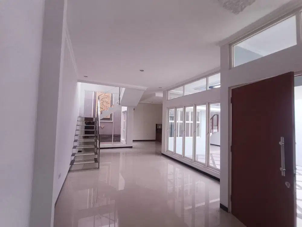 Rumah kota lux cluster pintu otomatis