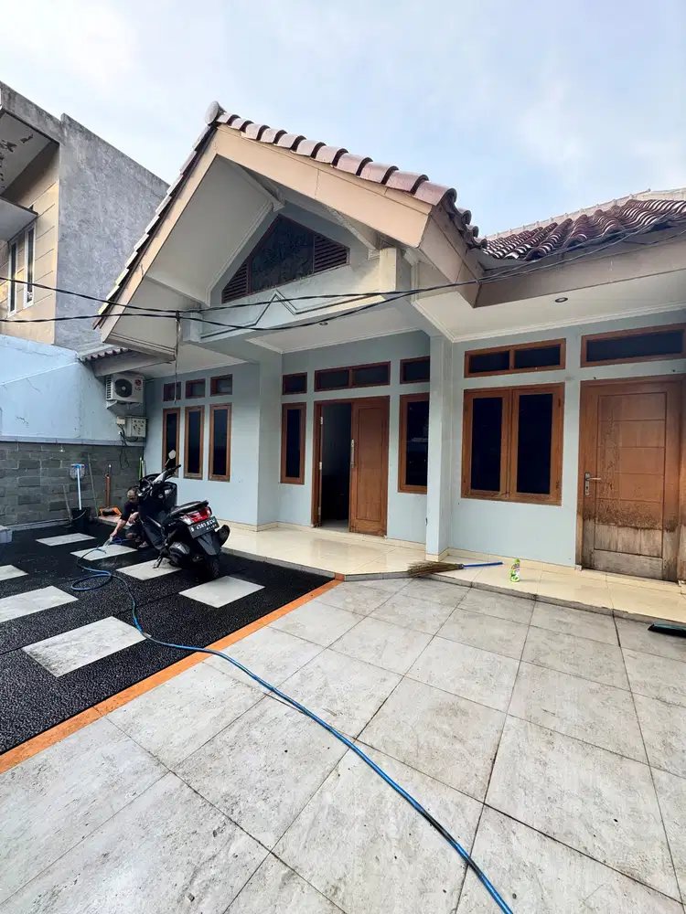 Jual rumah Rawalumbu kondisi full renovasi dan bangunan masih bagus
