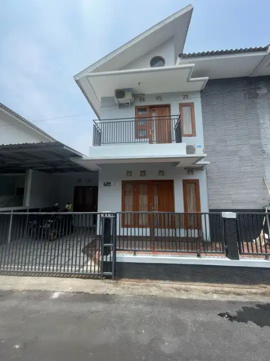 Rumah 2 Lantai DIjual Dekat Calon Pintu Tol Jogja Maguwoharjo Sleman
