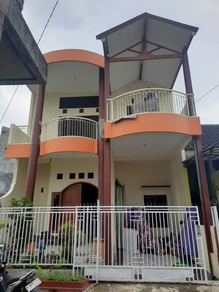 Rumah 3 Lantai Di Merjosari Malang