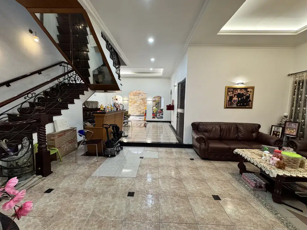 Dijual Rumah Villa Cemara Asri jalan Mawar Medan ukuran 12x25