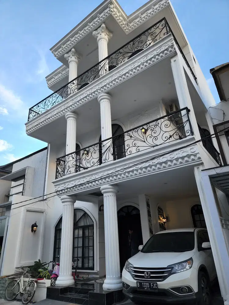 Pelangi Antapani gaya klasik Eropa