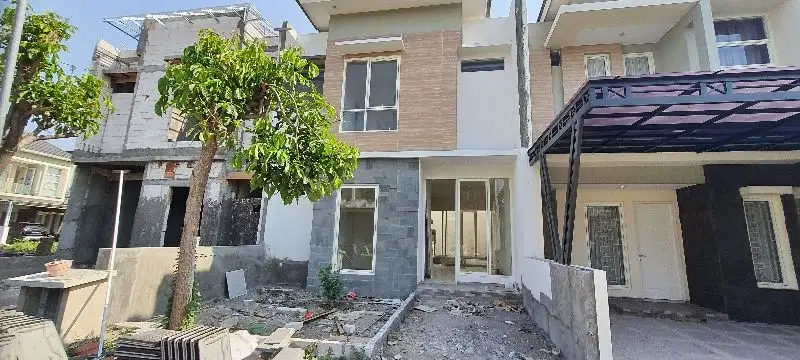 Minimalis 2 Lantai Dekat Royal Plasa Surabaya