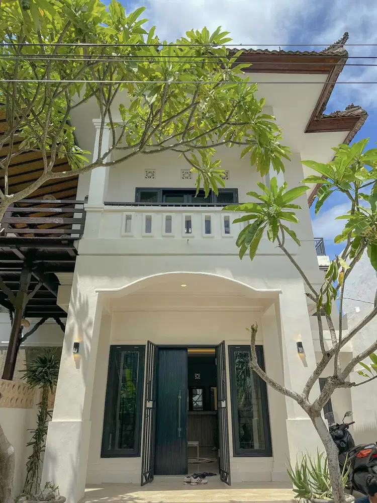 Luxury Villa Colonial Modern Canggu Bali Dijual atau Disewa