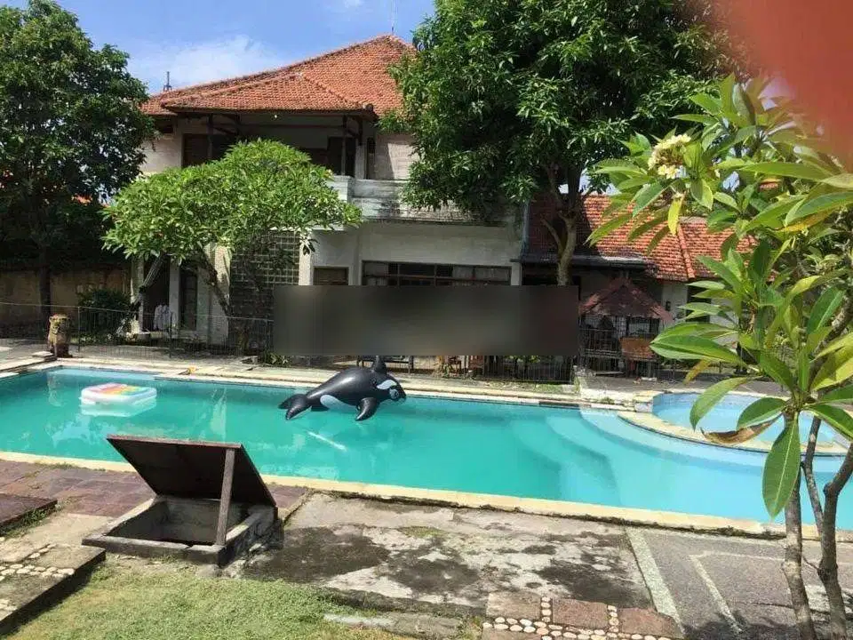 villa seharga tanah di jalan utama banjar kuwum, kerobokan